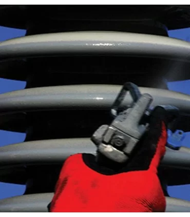 Spraying of the MIDSUN® 570 ™ HVIC Silicone Coating on a High Voltage Insulator